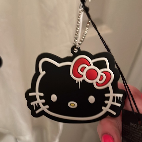 NWT Hello Kitty & Friends x FOREVER 21  Size Small OVERSIZED WILL FIT MEDIUM - Picture 3 of 4
